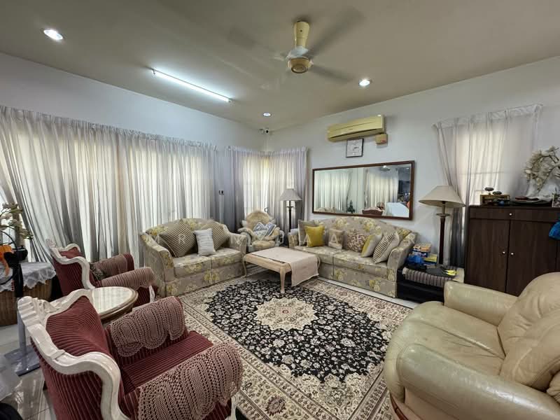Rumah Berkembar untuk Dijual di Seksyen 27 (Shah Alam) - Imran Jaafar - Living Room - PropertyGuru.com.my