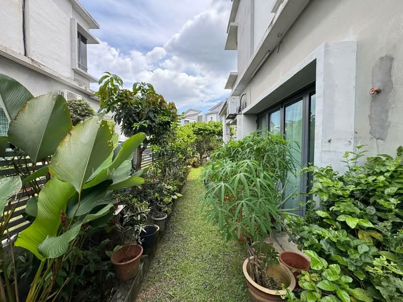 Rumah Berkembar untuk Dijual di Seksyen 27 (Shah Alam) - Imran Jaafar - Exterior - PropertyGuru.com.my