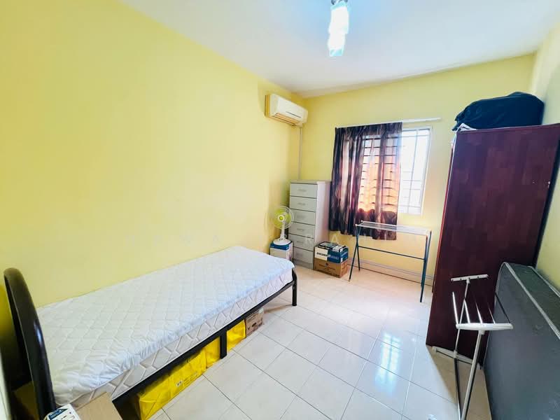 Kondominium untuk Dijual di Bayu Tasik 2 - Hawa Ibrahim - Bedroom - PropertyGuru.com.my