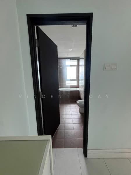 Condominium for Sale at 10 Island Resort - Vincent Koay - Bathroom - PropertyGuru.com.my