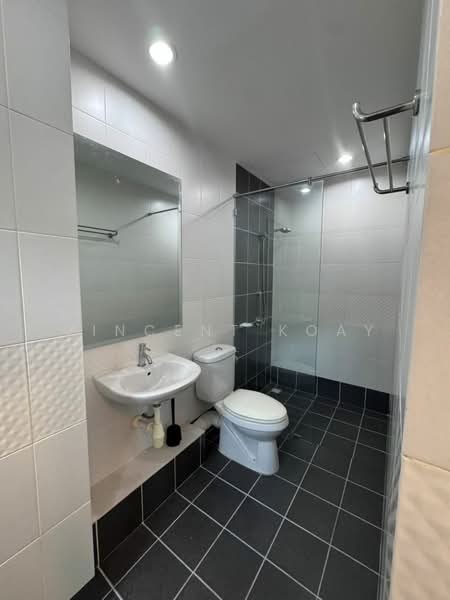 Condominium for Sale at 10 Island Resort - Vincent Koay - Bathroom - PropertyGuru.com.my