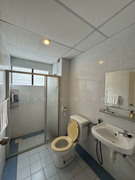 Pangsapuri untuk Dijual di Villa Indah - Jenny Kong - Bathroom - PropertyGuru.com.my