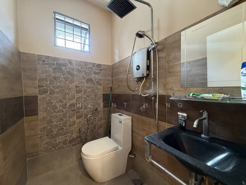 2-storey Terraced House for Sale in Bayu Damansara (Petaling Jaya) - Vincent Heng - Bathroom - PropertyGuru.com.my