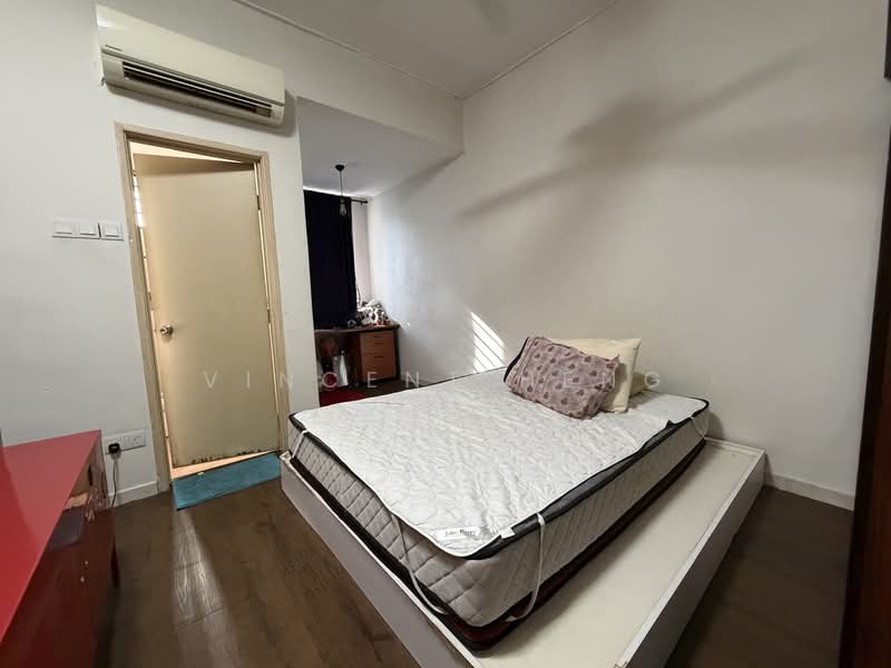 2-storey Terraced House for Sale in Bayu Damansara (Petaling Jaya) - Vincent Heng - Bedroom - PropertyGuru.com.my