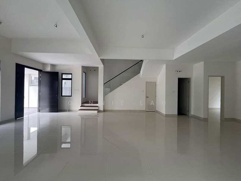 Rumah Berkembar untuk Dijual di Taman Sutera Utama (Skudai) - Ginnie Lau - Living Room - PropertyGuru.com.my
