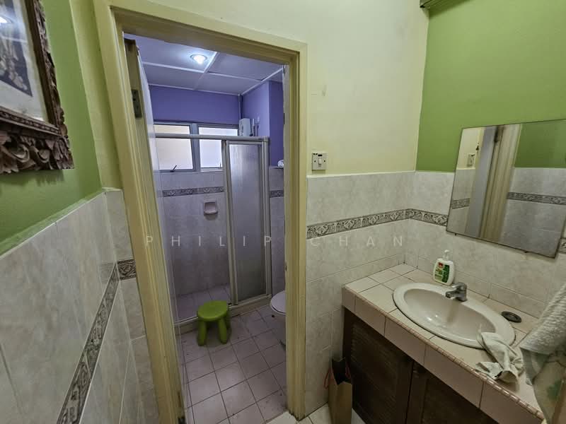 Apartment for Sale at Sri Bayu Apartments - Philip Chan - Bathroom - PropertyGuru.com.my
