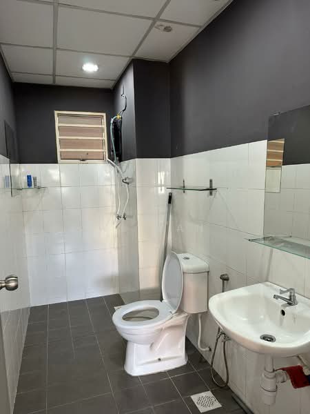 Kondominium untuk Dijual di Casa Idaman - WL Wan - Bathroom - PropertyGuru.com.my