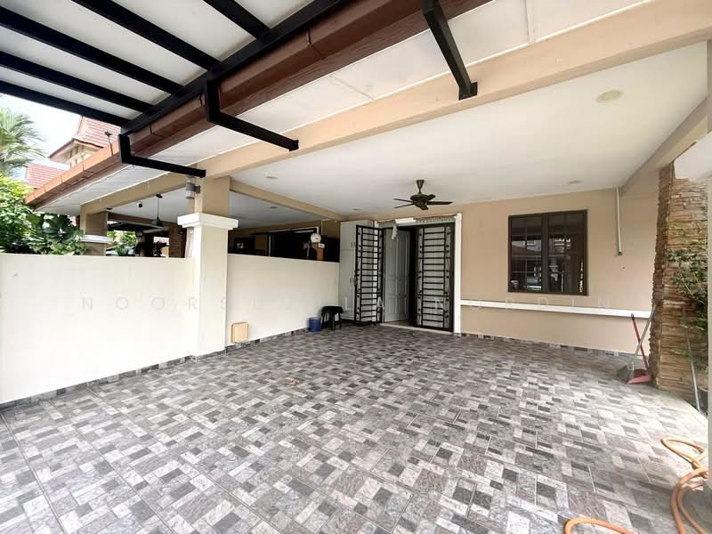 Semi-Detached House for Sale in Puchong (Selangor) - Noorsuzila Nordin - Exterior - PropertyGuru.com.my