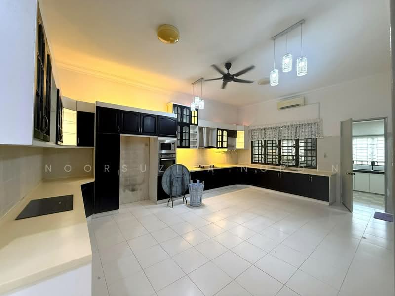 Semi-Detached House for Sale in Puchong (Selangor) - Noorsuzila Nordin - Kitchen - PropertyGuru.com.my
