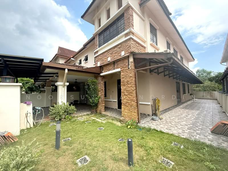 Semi-Detached House for Sale in Puchong (Selangor) - Noorsuzila Nordin - Exterior - PropertyGuru.com.my