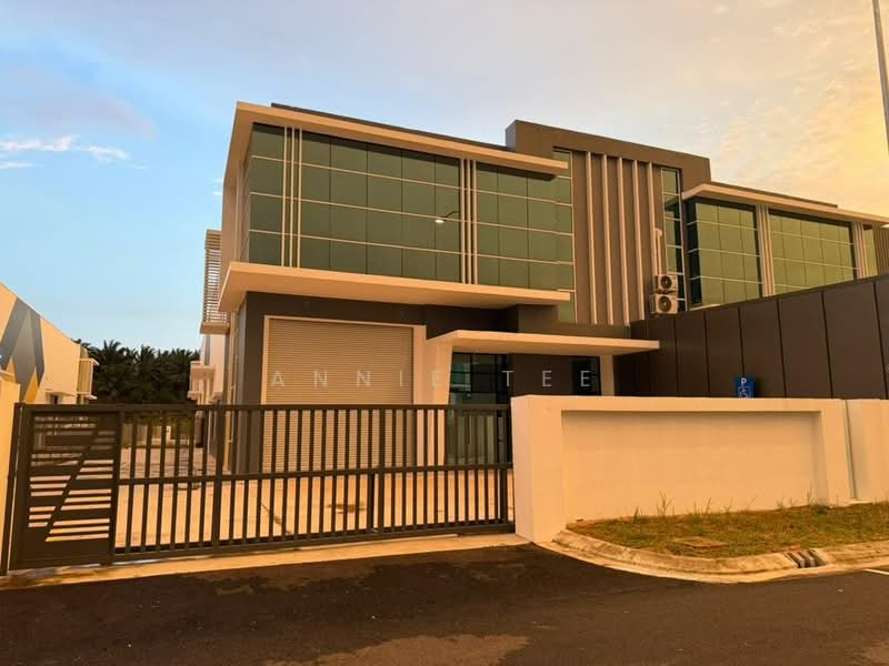 Cluster Factory for Rent in Taman Perindustrian Cemerlang (Ulu Tiram) - Annie Tee - Exterior - PropertyGuru.com.my