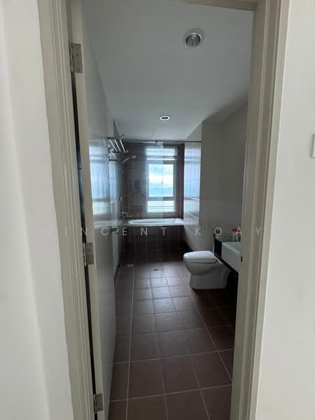 Condominium for Sale at 10 Island Resort - Vincent Koay - Bathroom - PropertyGuru.com.my