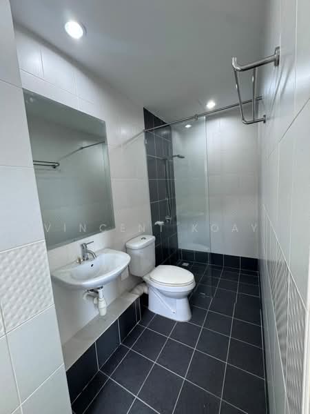 Condominium for Sale at 10 Island Resort - Vincent Koay - Bathroom - PropertyGuru.com.my