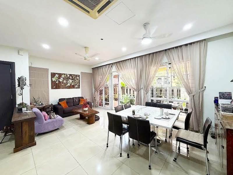 Rumah Berkembar untuk Dijual di Ara Damansara (Selangor) - Vincent Liaw - Living Room - PropertyGuru.com.my