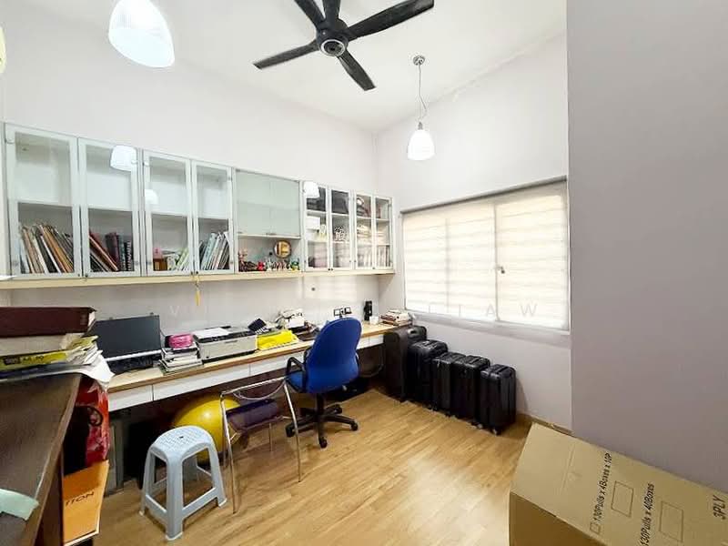 Rumah Berkembar untuk Dijual di Ara Damansara (Selangor) - Vincent Liaw - Study - PropertyGuru.com.my