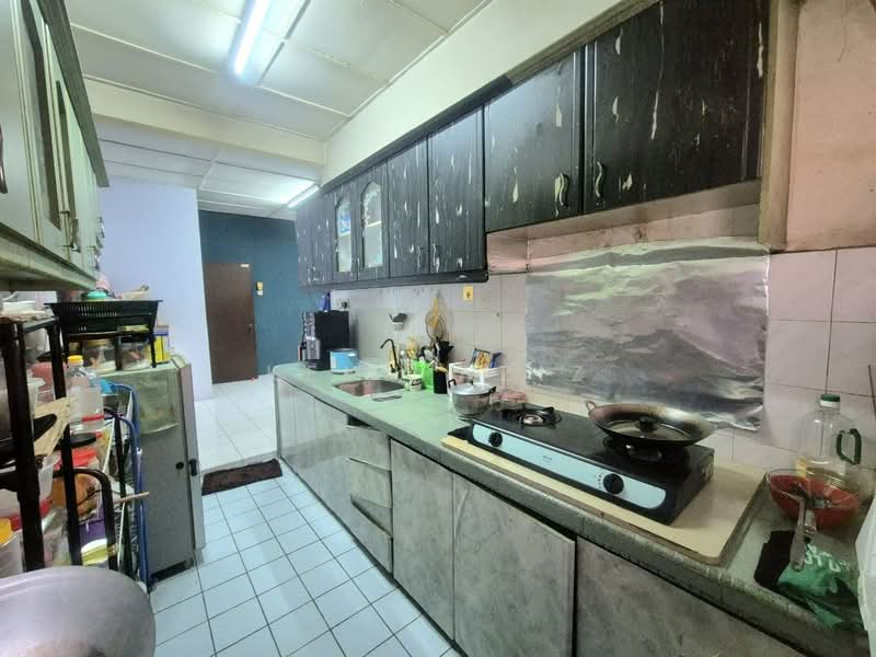 Apartment for Sale at Jasmin Apartment - Keyn Aziz - Kitchen - PropertyGuru.com.my