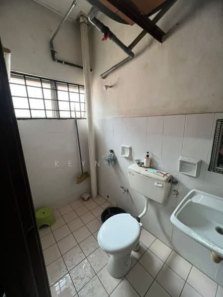 Apartment for Sale at Jasmin Apartment - Keyn Aziz - Bathroom - PropertyGuru.com.my
