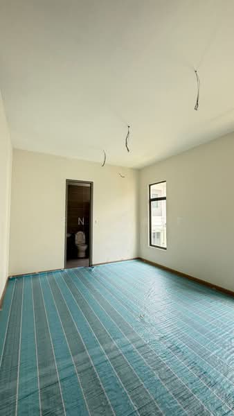 Semi-Detached House for Sale in Taman Semanja (Kajang) - Kent Fatt - Bathroom - PropertyGuru.com.my