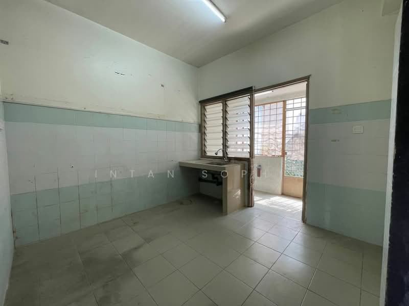 2-storey Terraced House for Sale in Usj 12 (Subang Jaya) - Intan Sophia - Kitchen - PropertyGuru.com.my