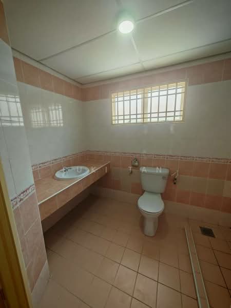 3-storey Terraced House for Rent in Kepong (Kuala Lumpur) - Suki Tan - Bathroom - PropertyGuru.com.my