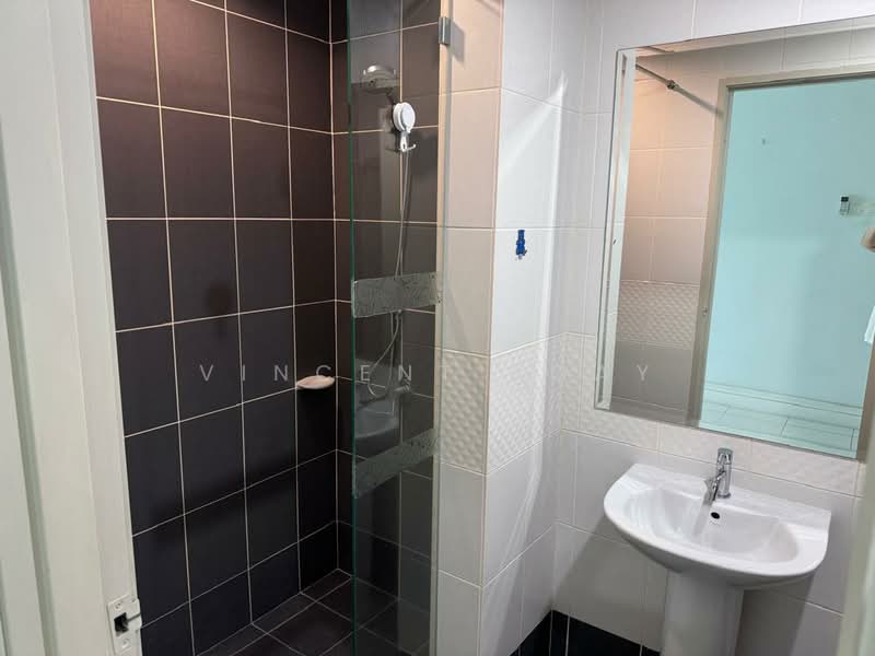 Condominium for Sale at 10 Island Resort - Vincent Koay - Bathroom - PropertyGuru.com.my