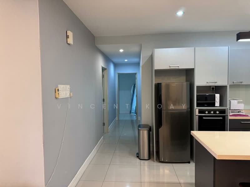 Condominium for Sale at 10 Island Resort - Vincent Koay - Kitchen - PropertyGuru.com.my
