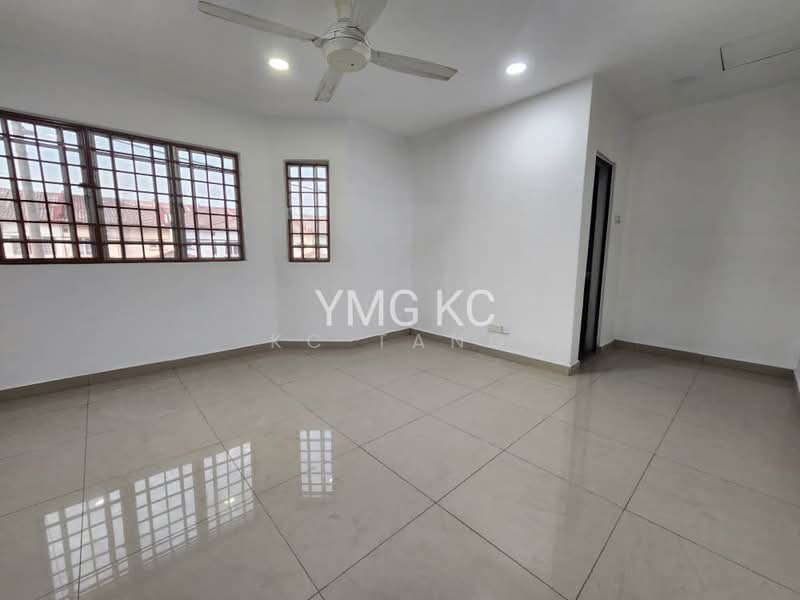 Rumah Teres 2 Tingkat untuk Disewa di Taman Sentosa (Klang) - KC Tang - Living Room - PropertyGuru.com.my