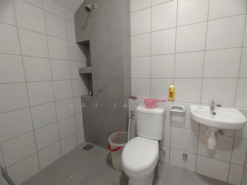 Rumah Teres 2 Tingkat untuk Disewa di Rawang (Selangor) - Lau Ia Ein - Bathroom - PropertyGuru.com.my