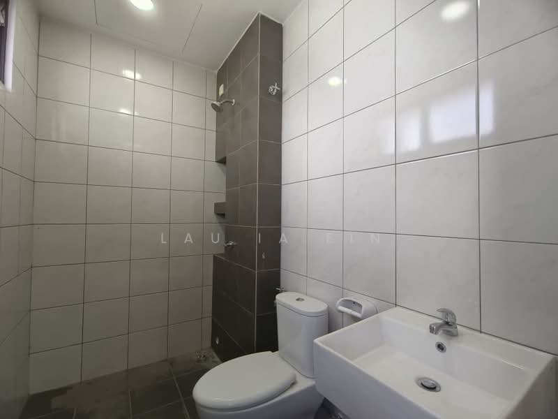 Rumah Teres 2 Tingkat untuk Disewa di Rawang (Selangor) - Lau Ia Ein - Bathroom - PropertyGuru.com.my