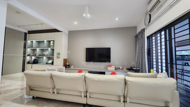 2-storey Terraced House for Sale in Ara Damansara (Selangor) - Celine Chin - Living Room - PropertyGuru.com.my