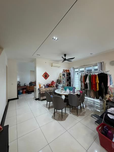 Rumah Kluster untuk Dijual di Setia Tropika (Johor Bahru) - YUYIN POH - Living Room - PropertyGuru.com.my