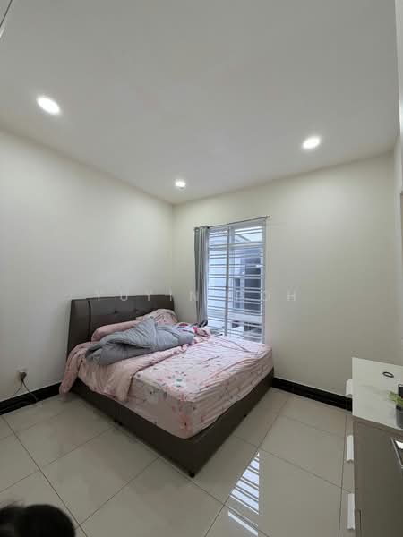 Rumah Kluster untuk Dijual di Setia Tropika (Johor Bahru) - YUYIN POH - Bedroom - PropertyGuru.com.my