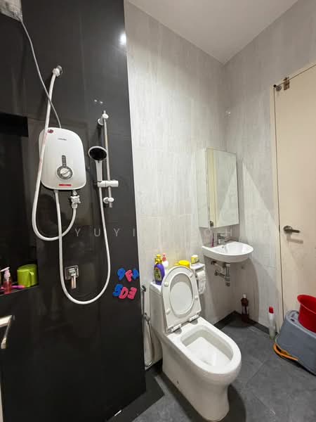 Rumah Kluster untuk Dijual di Setia Tropika (Johor Bahru) - YUYIN POH - Bathroom - PropertyGuru.com.my
