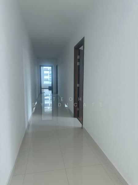 Kondominium untuk Disewa di H Residence (One Ritz Residence / Kelawai View) - Teoh Syndicate - Corridor - PropertyGuru.com.my