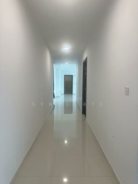 Kondominium untuk Disewa di H Residence (One Ritz Residence / Kelawai View) - Teoh Syndicate - Corridor - PropertyGuru.com.my