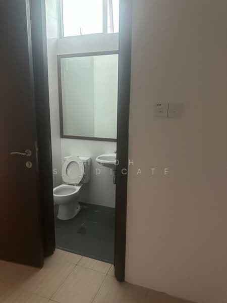 Kondominium untuk Disewa di H Residence (One Ritz Residence / Kelawai View) - Teoh Syndicate - Bathroom - PropertyGuru.com.my