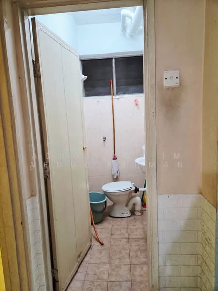 Apartment for Sale at Perdana Court - Abdul Mun'im Abdul Rahman - Bathroom - PropertyGuru.com.my