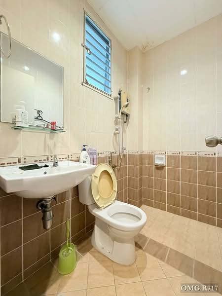 Semi-Detached House for Sale in Setia Alam (Selangor) - Reilynn Tue - Bathroom - PropertyGuru.com.my