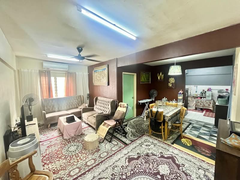 Pangsapuri untuk Dijual di Pangsapuri Bukit Baru - Ammar Imran Anuar - Living Room - PropertyGuru.com.my