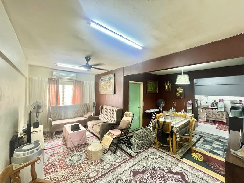 Pangsapuri untuk Dijual di Pangsapuri Bukit Baru - Ammar Imran Anuar - Living Room - PropertyGuru.com.my