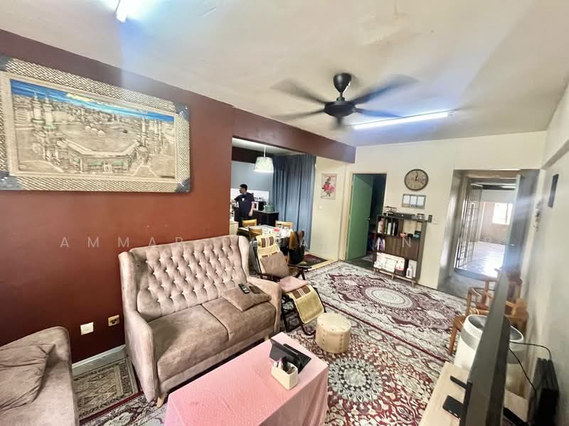 Pangsapuri untuk Dijual di Pangsapuri Bukit Baru - Ammar Imran Anuar - Living Room - PropertyGuru.com.my