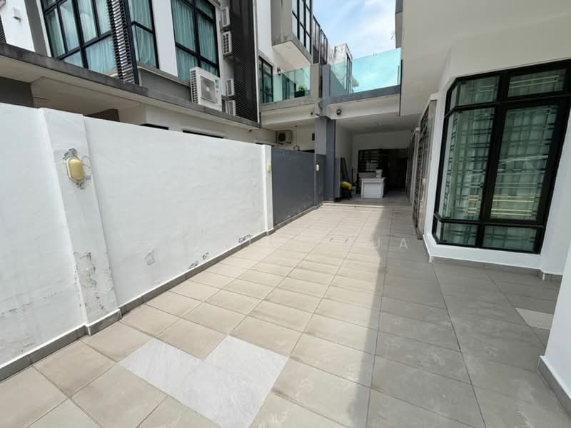 Cluster House for Sale in Skudai (Johor) - Fennie Chua - Exterior - PropertyGuru.com.my