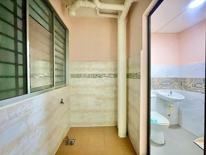 Condominium for Sale at Magna Ville - Sabirin Ahmad - Bathroom - PropertyGuru.com.my