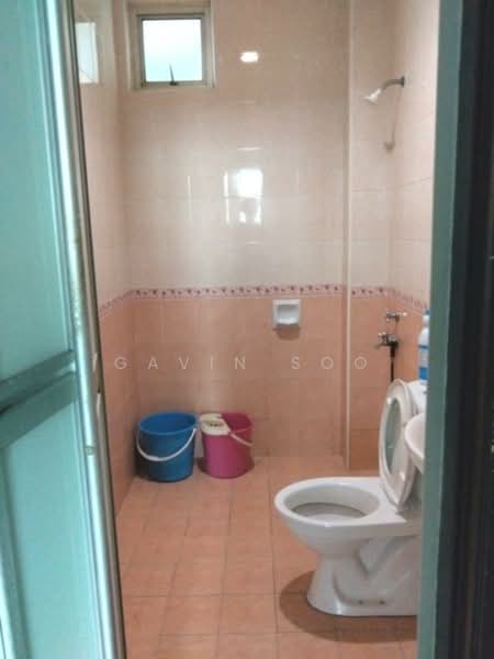 Pangsapuri untuk Dijual di Perling Apartment - Gavin Soo - Bathroom - PropertyGuru.com.my