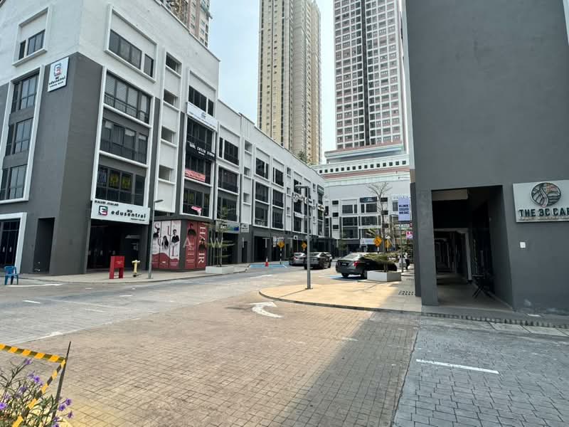 Shop for Sale in Setia Alam (Selangor) - Dawitt Tan - Exterior - PropertyGuru.com.my