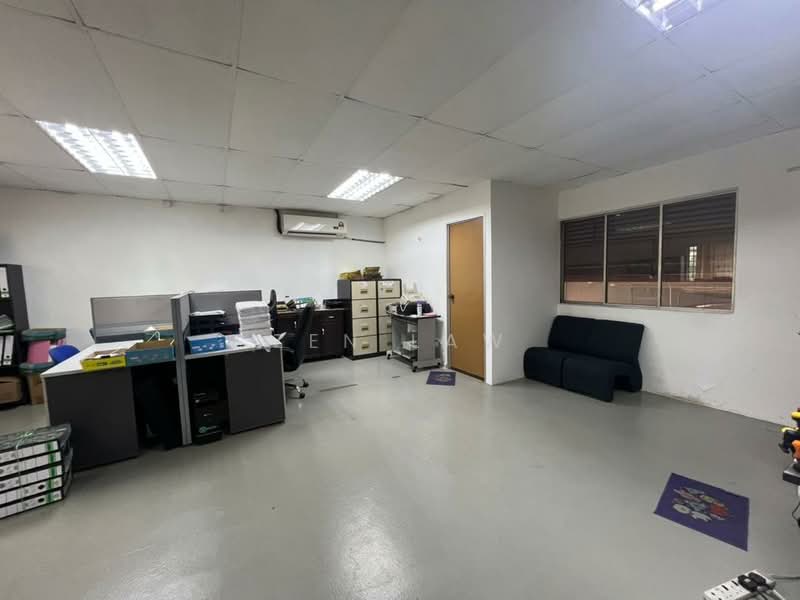 Factory for Rent in Taman Industri Selesa Jaya (Balakong) - Zen Law - Interior - PropertyGuru.com.my