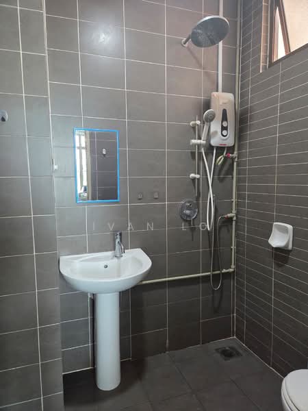 Servis Apartment untuk Disewa di Palazio - Ivan Lo - Bathroom - PropertyGuru.com.my