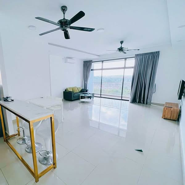 Pangsapuri untuk Dijual di Austin Regency (Pangsapuri Austin Perdana) - Win Tan - Living Room - PropertyGuru.com.my