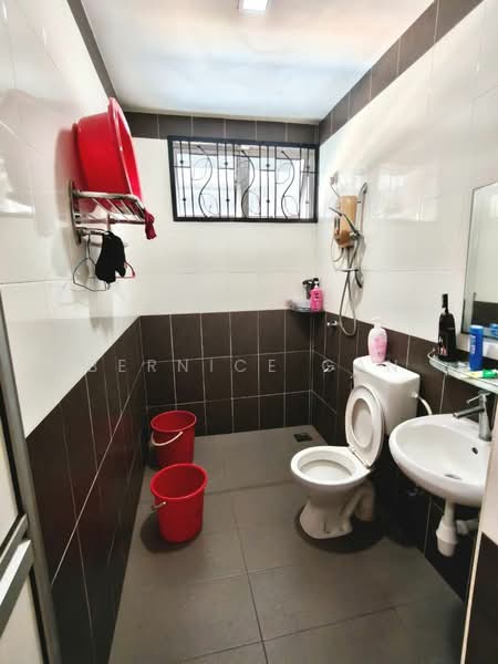2-storey Terraced House for Sale in Taman Seri Austin (Tebrau) - Bernice Gan - Bathroom - PropertyGuru.com.my