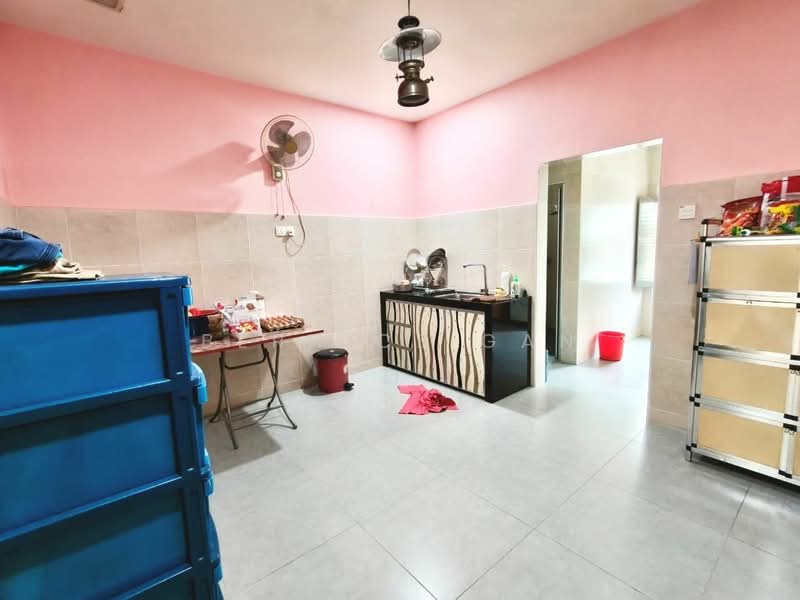 2-storey Terraced House for Sale in Taman Seri Austin (Tebrau) - Bernice Gan - Kitchen - PropertyGuru.com.my